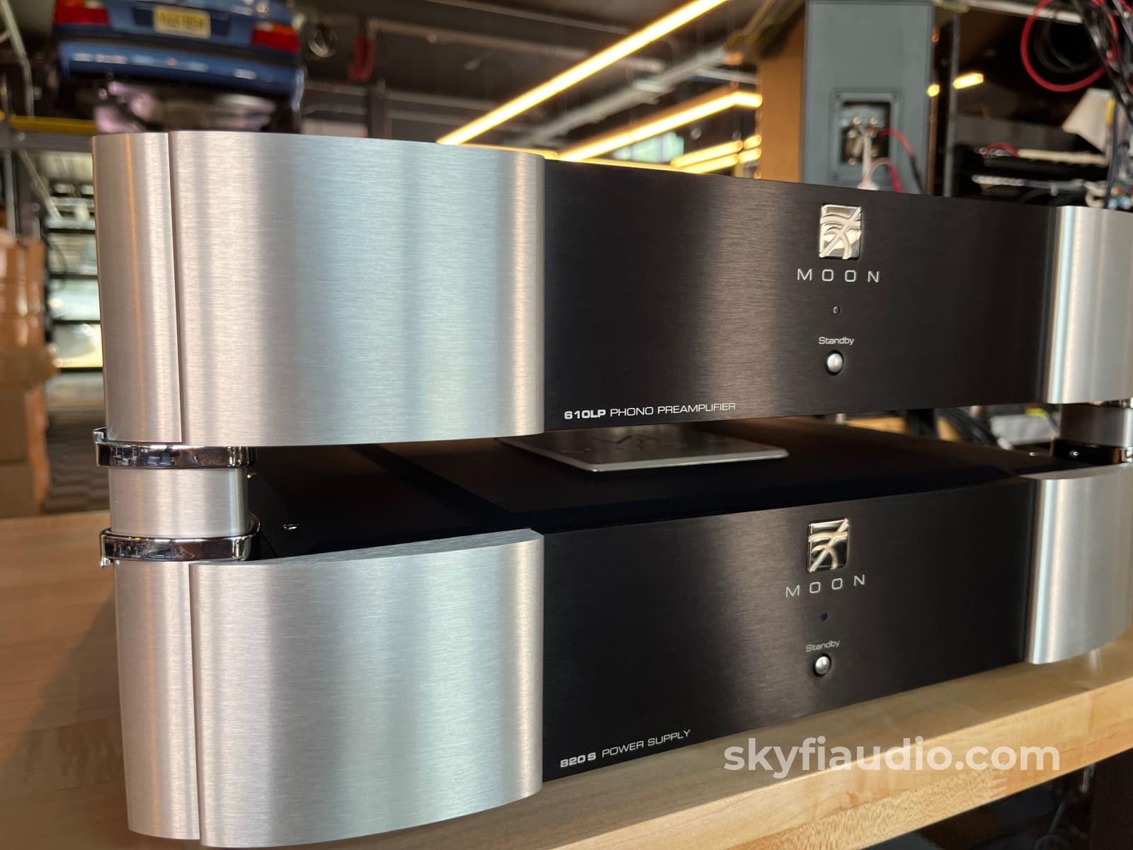 Moon Audio 610LP Phono Preamp + 820 S Power Supply w/ Stacking Bridges Preamplifier
