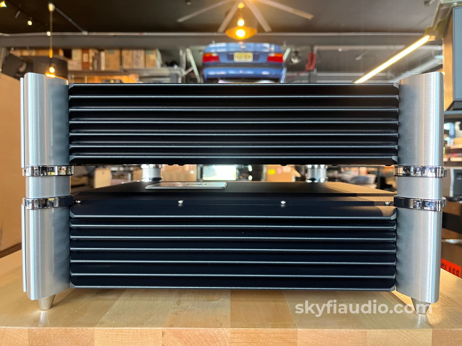 Moon Audio 610LP Phono Preamp + 820 S Power Supply w/ Stacking Bridges Preamplifier