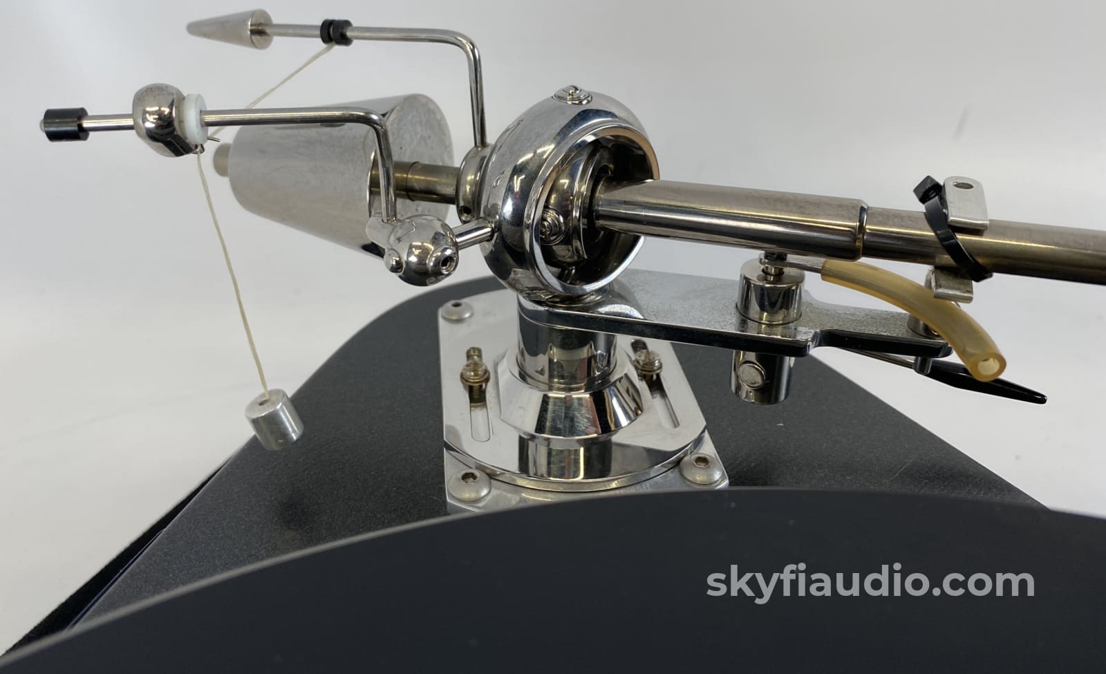 Simon Yorke Zarathustra S4 Turntable With Pluto 5A Arm And Sumiko Blackbird