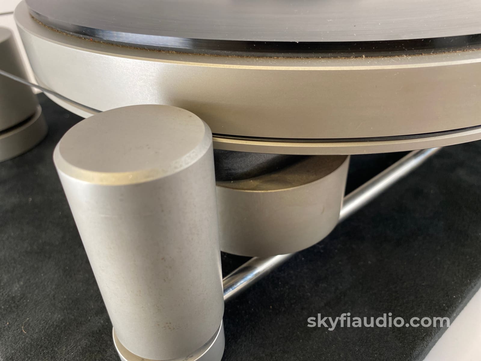 Simon Yorke Zarathustra S4 Turntable With Pluto 5A Arm And Sumiko Blackbird