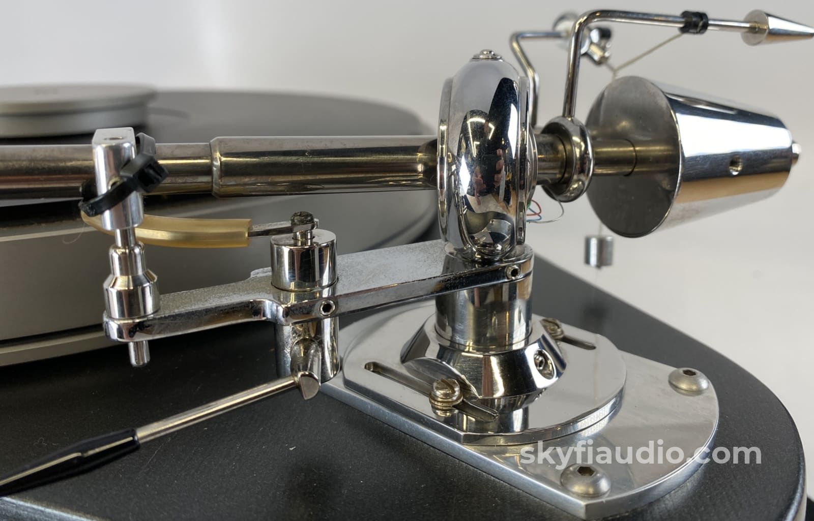 Simon Yorke Zarathustra S4 Turntable With Pluto 5A Arm And Sumiko Blackbird