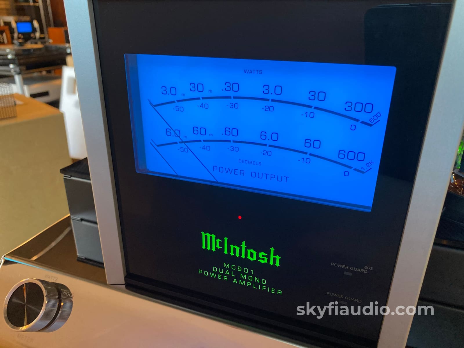 Single Mcintosh Hybrid Drive Dual Mono Amplifier Pre-Owned Recaueuhnjytoagny