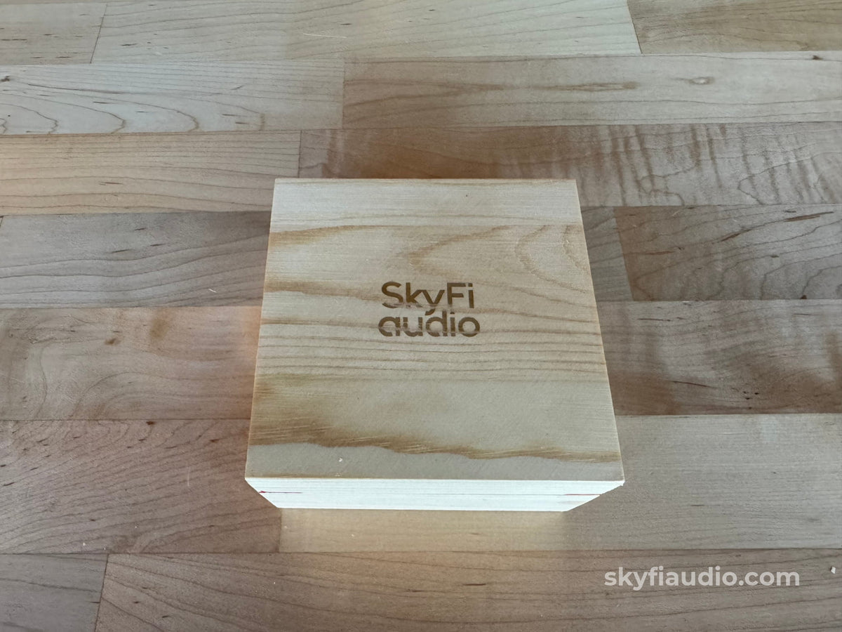 SkyFi Record Puck – Solid Polished Brass - Perfect for Technics Turntables Accessory