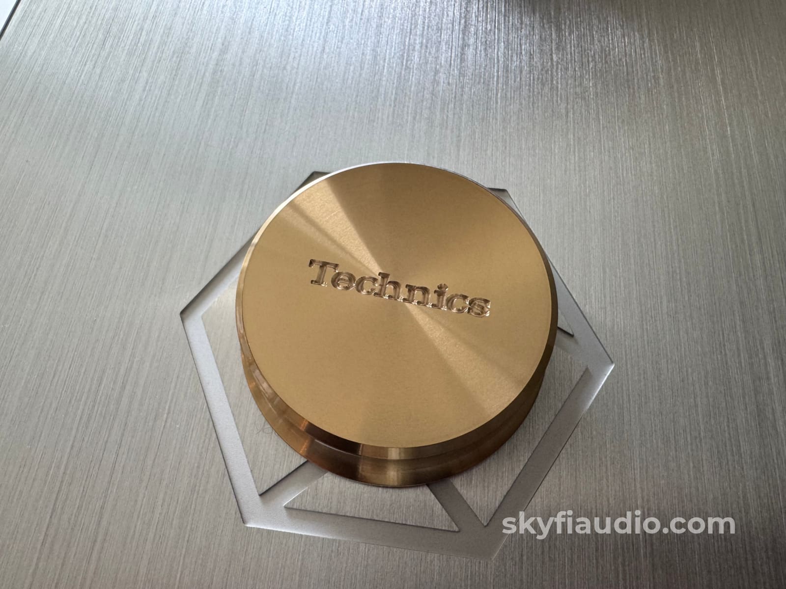 SkyFi Record Puck – Solid Polished Brass - Perfect for Technics Turntables Accessory
