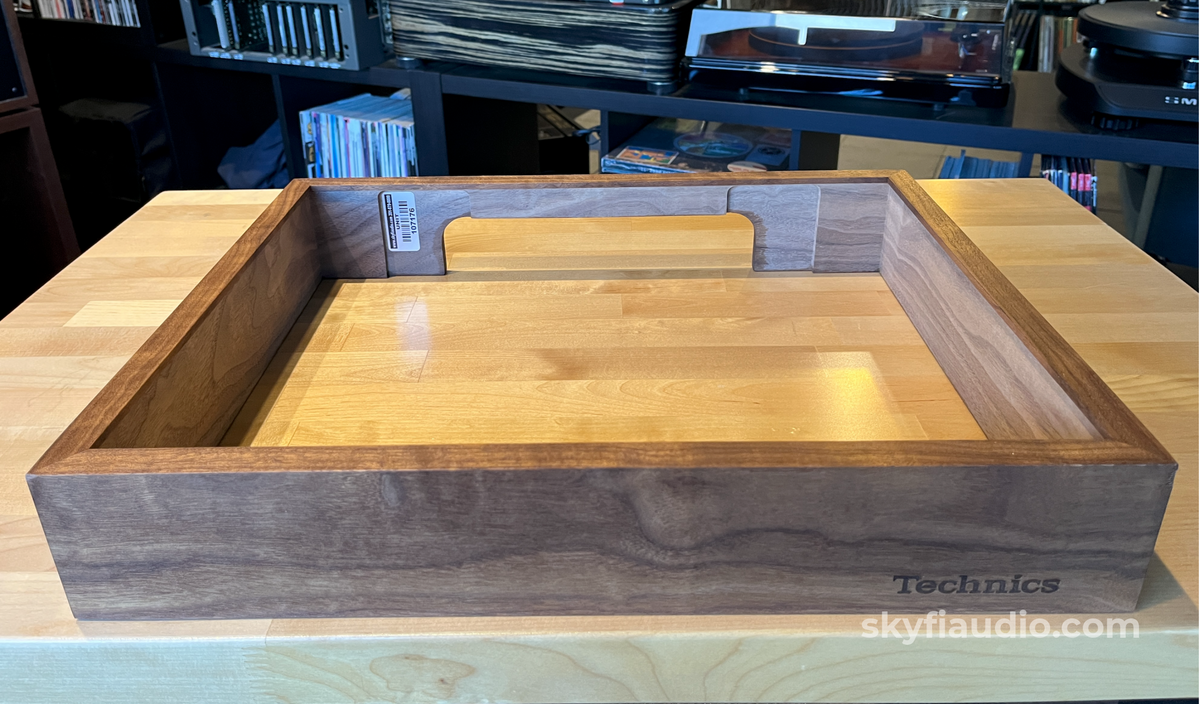SkyFi Wood Plinth For Technics Turntables Walnut - Pre-Loved - Accessory