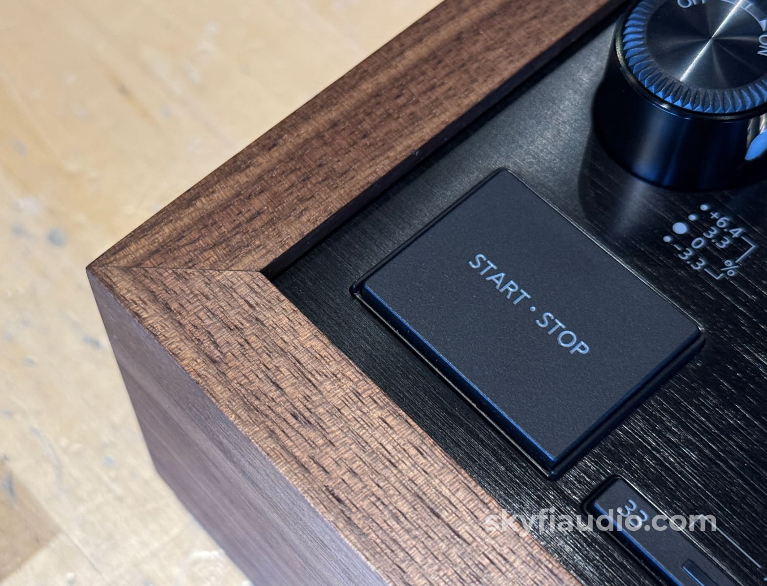 SkyFi Wood Plinth for Technics SL-1200G and Other Models Accessory