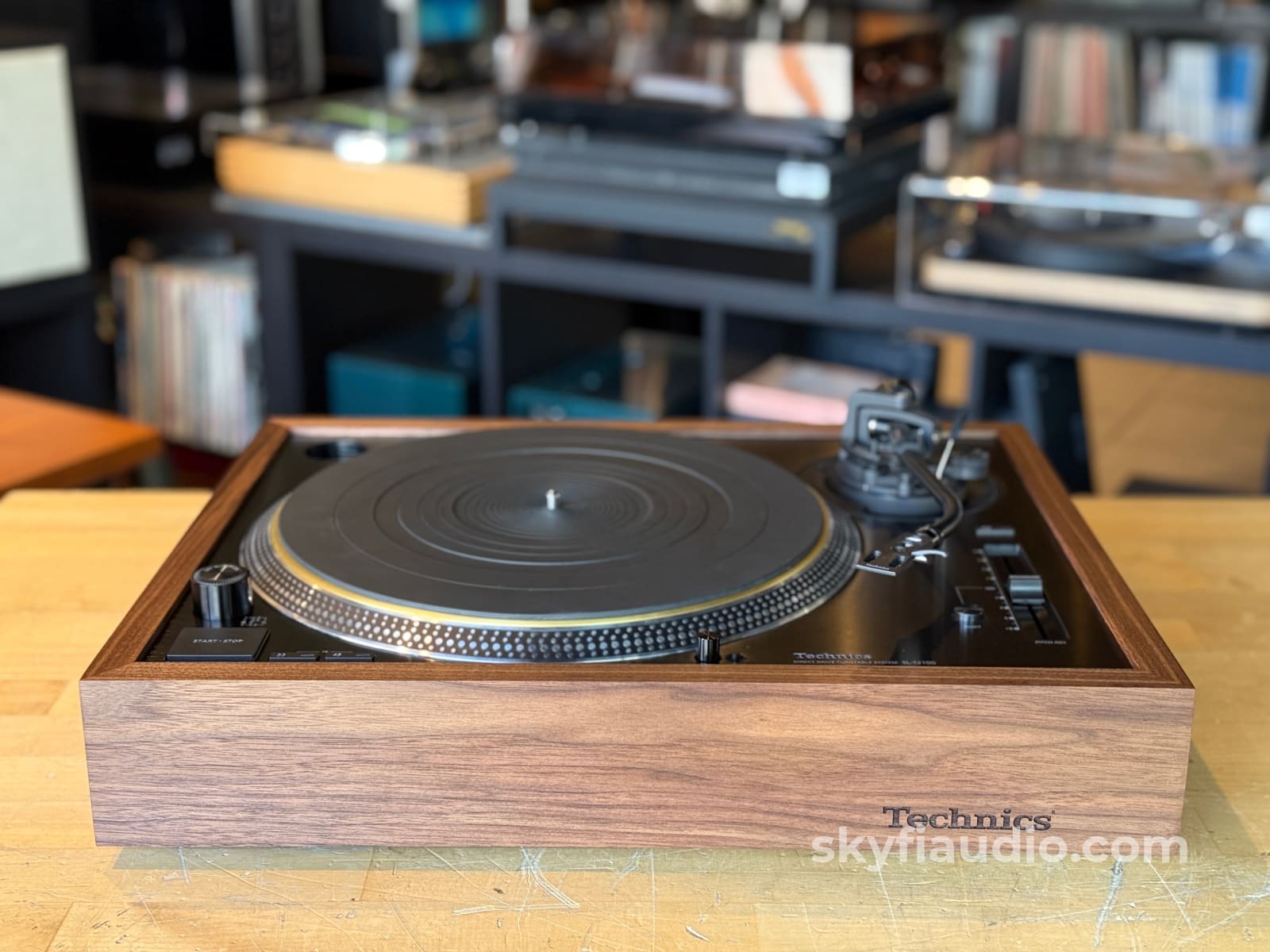 SkyFi Wood Plinth for Technics SL-1200G and Other Models Accessory