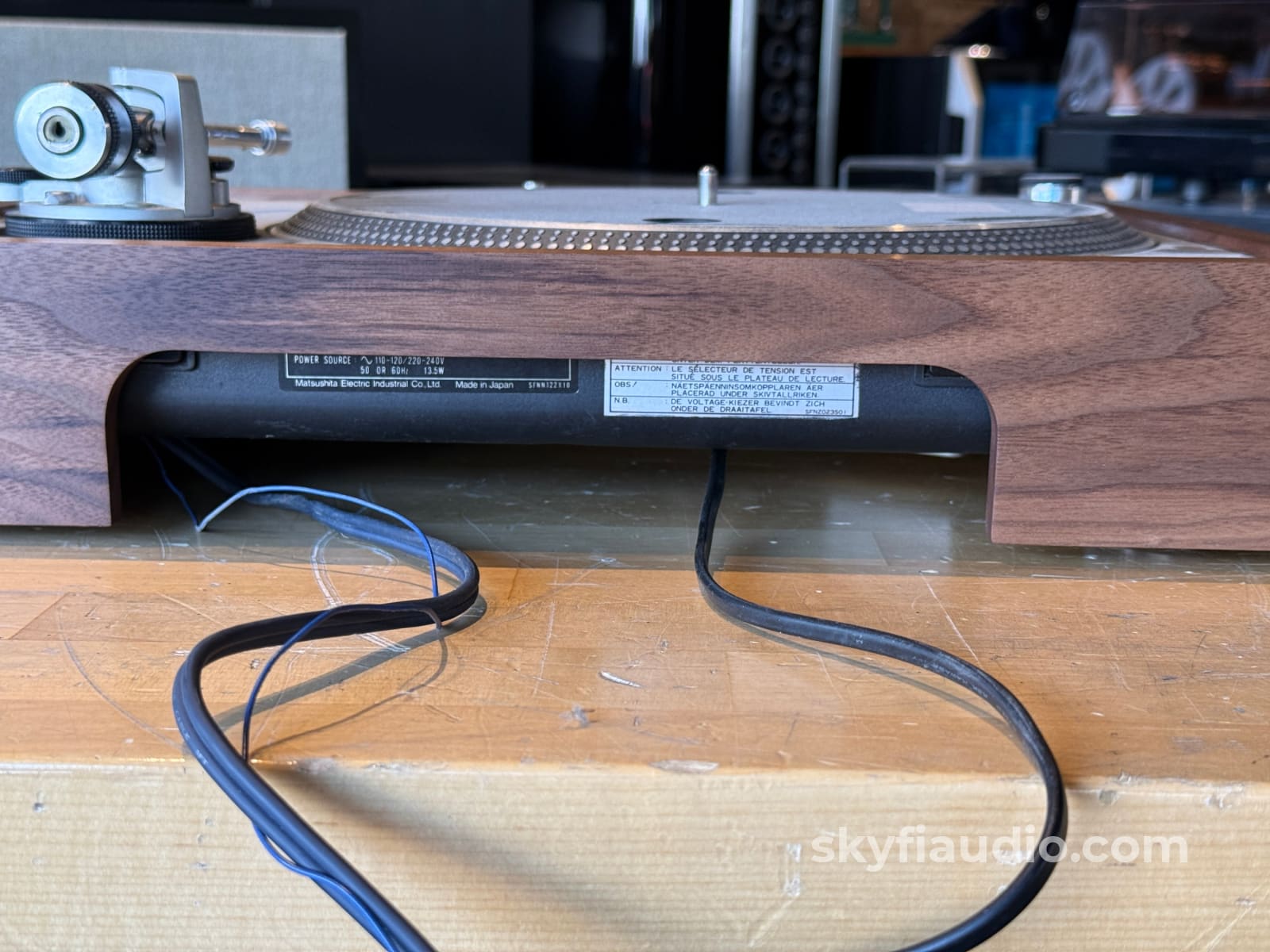 SkyFi Wood Plinth for Technics SL-1200G and Other Models Accessory