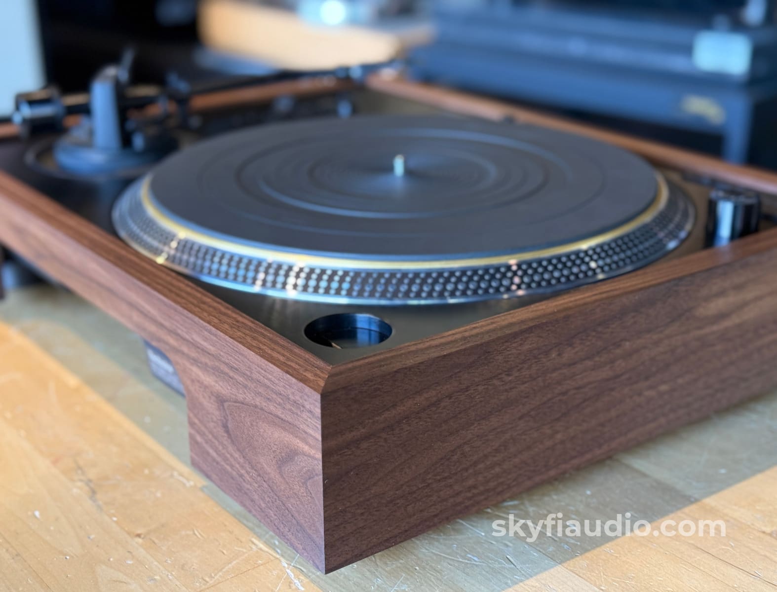 SkyFi Wood Plinth for Technics SL-1200G and Other Models Accessory