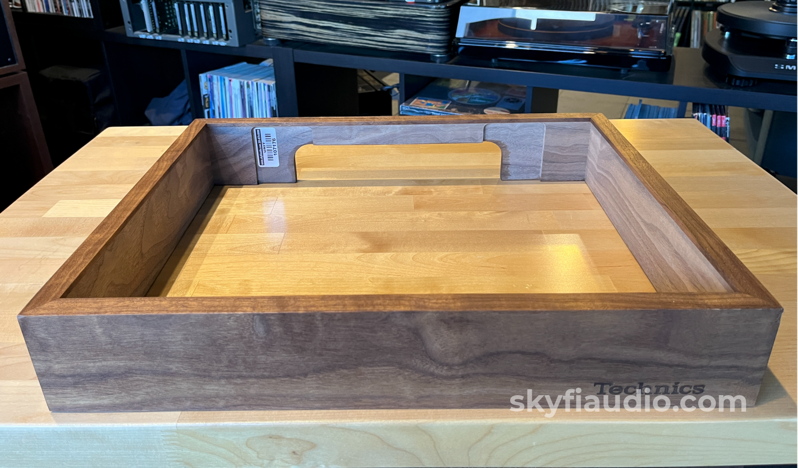 SkyFi Wood Plinth For Technics Turntables Walnut - Pre-Loved - Accessory