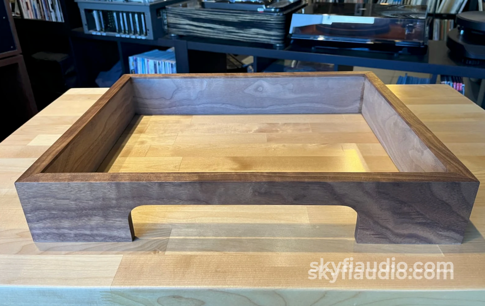 SkyFi Wood Plinth For Technics Turntables Walnut - Pre-Loved - Accessory
