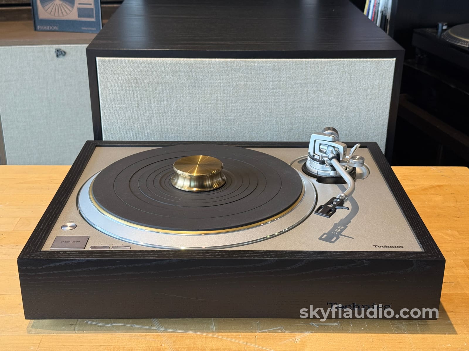 SkyFi Wood Plinth for Technics SL-1200G and Other Models Accessory