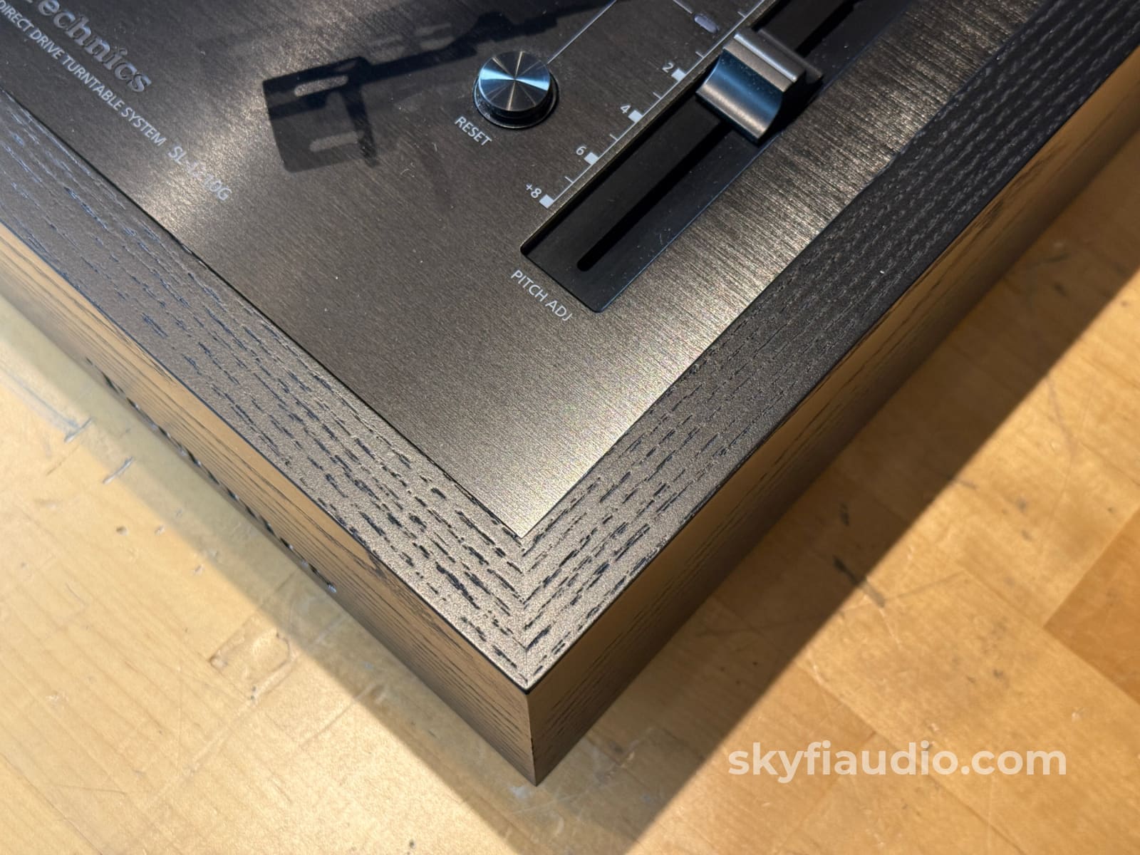 SkyFi Wood Plinth for Technics SL-1200G and Other Models Accessory
