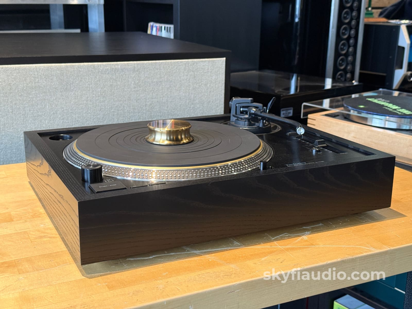 SkyFi Wood Plinth for Technics SL-1200G and Other Models Accessory