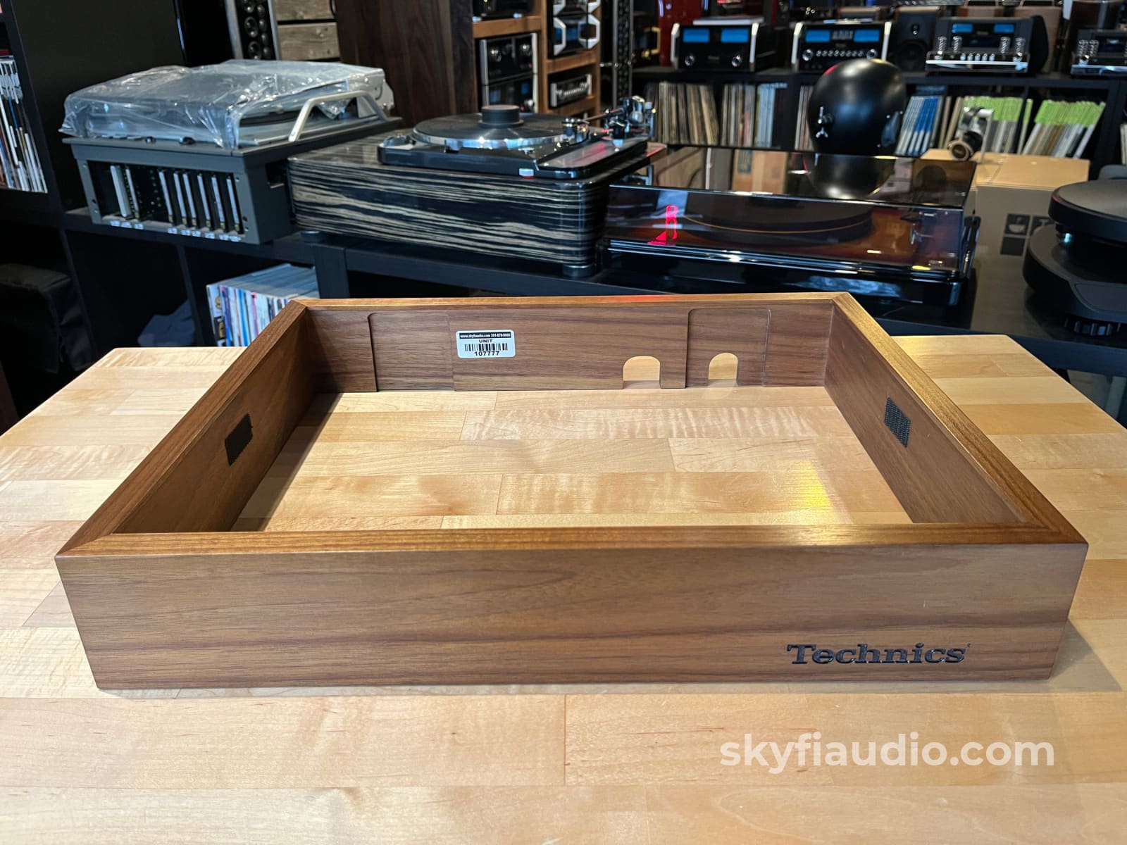 SkyFi Wood Plinth Sleeve for Technics SL-1200G - Discontinued Glossy Walnut Finish - Accessory