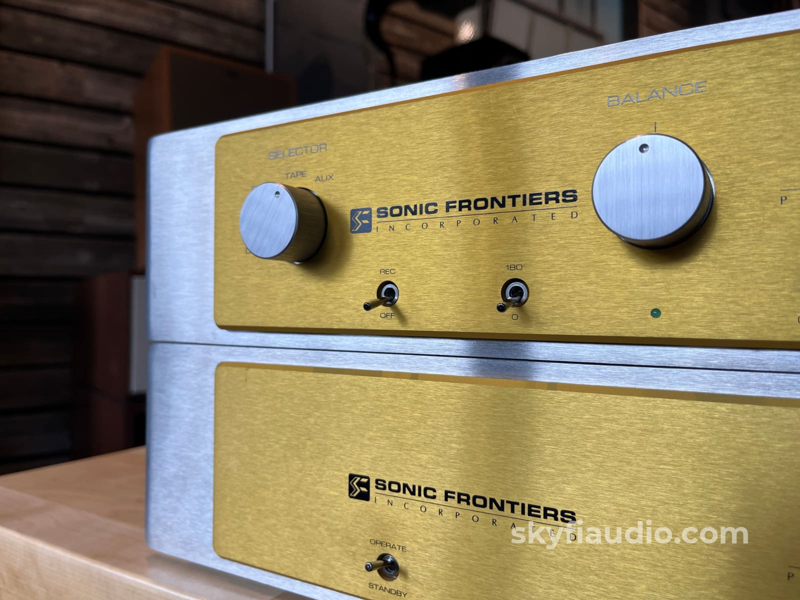 Sonic Frontiers SFL-2 Two Chassis Dual Mono Balanced Preamp - Preamplifier