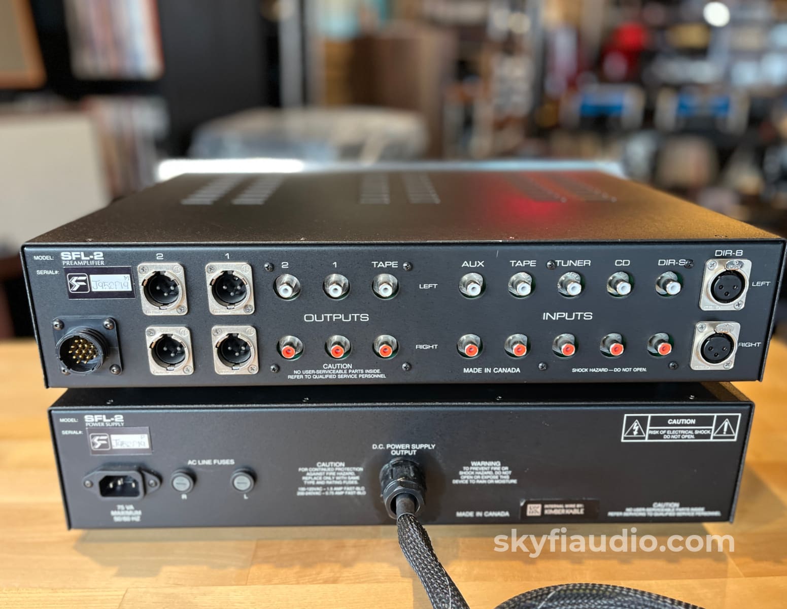 Sonic Frontiers SFL-2 Two Chassis Dual Mono Balanced Preamp - Preamplifier
