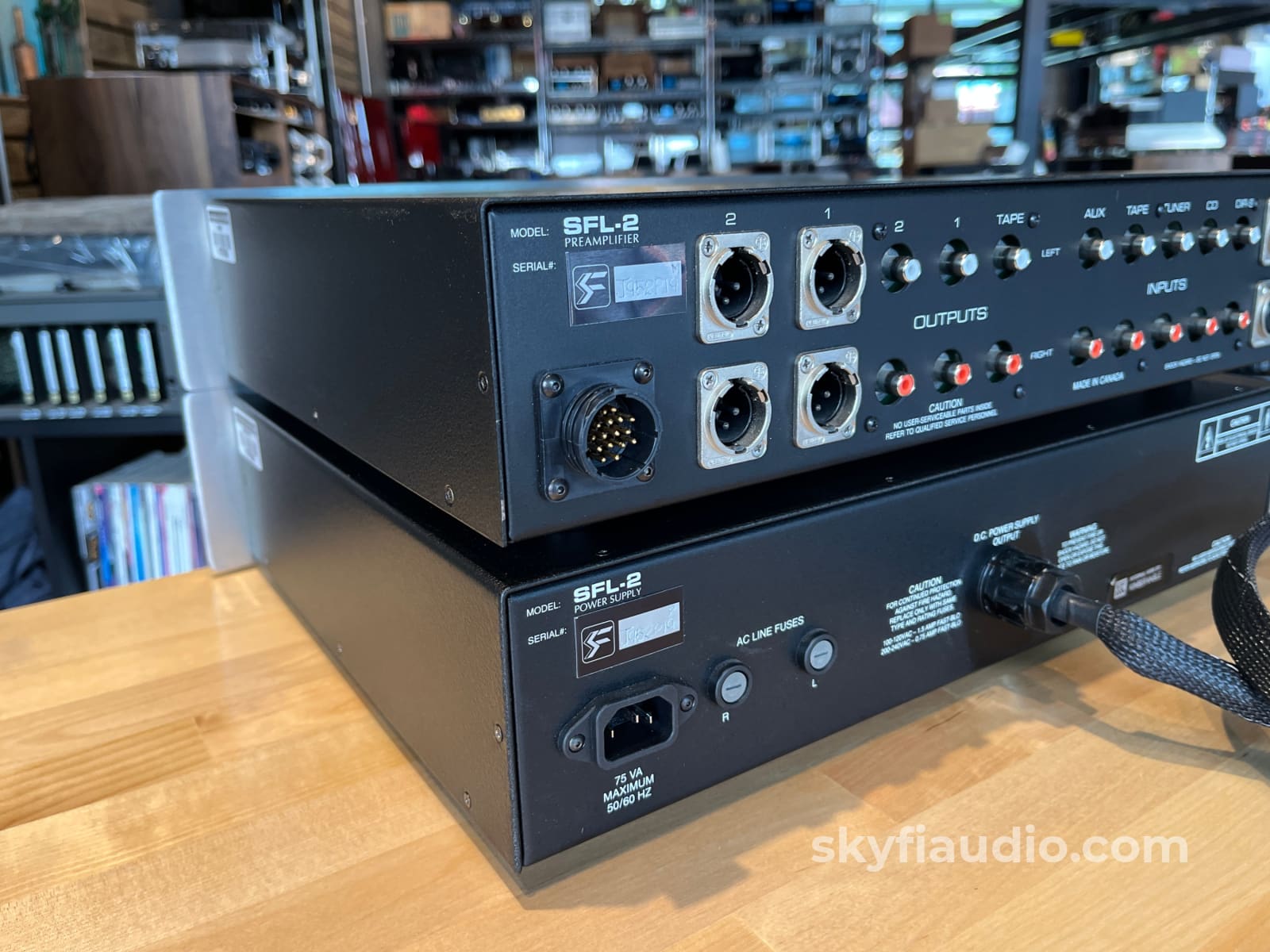 Sonic Frontiers SFL-2 Two Chassis Dual Mono Balanced Preamp - Preamplifier