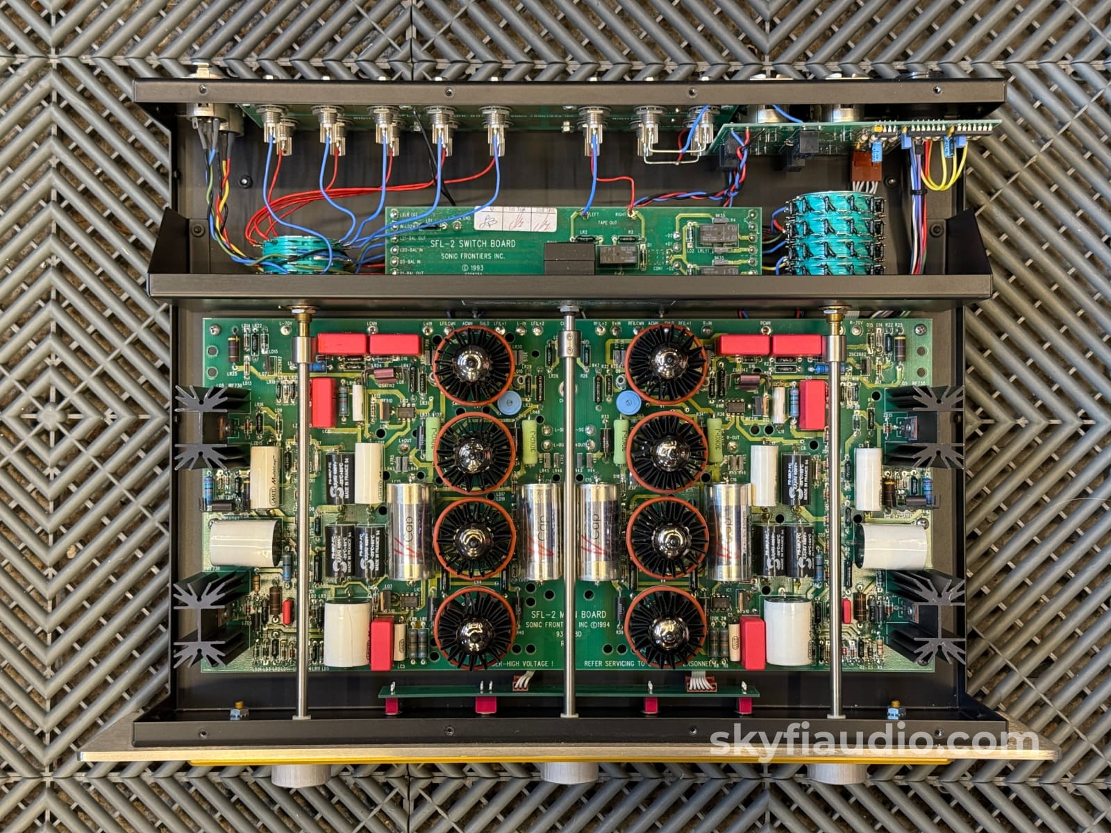 Sonic Frontiers SFL-2 Two Chassis Dual Mono Balanced Preamp - Preamplifier