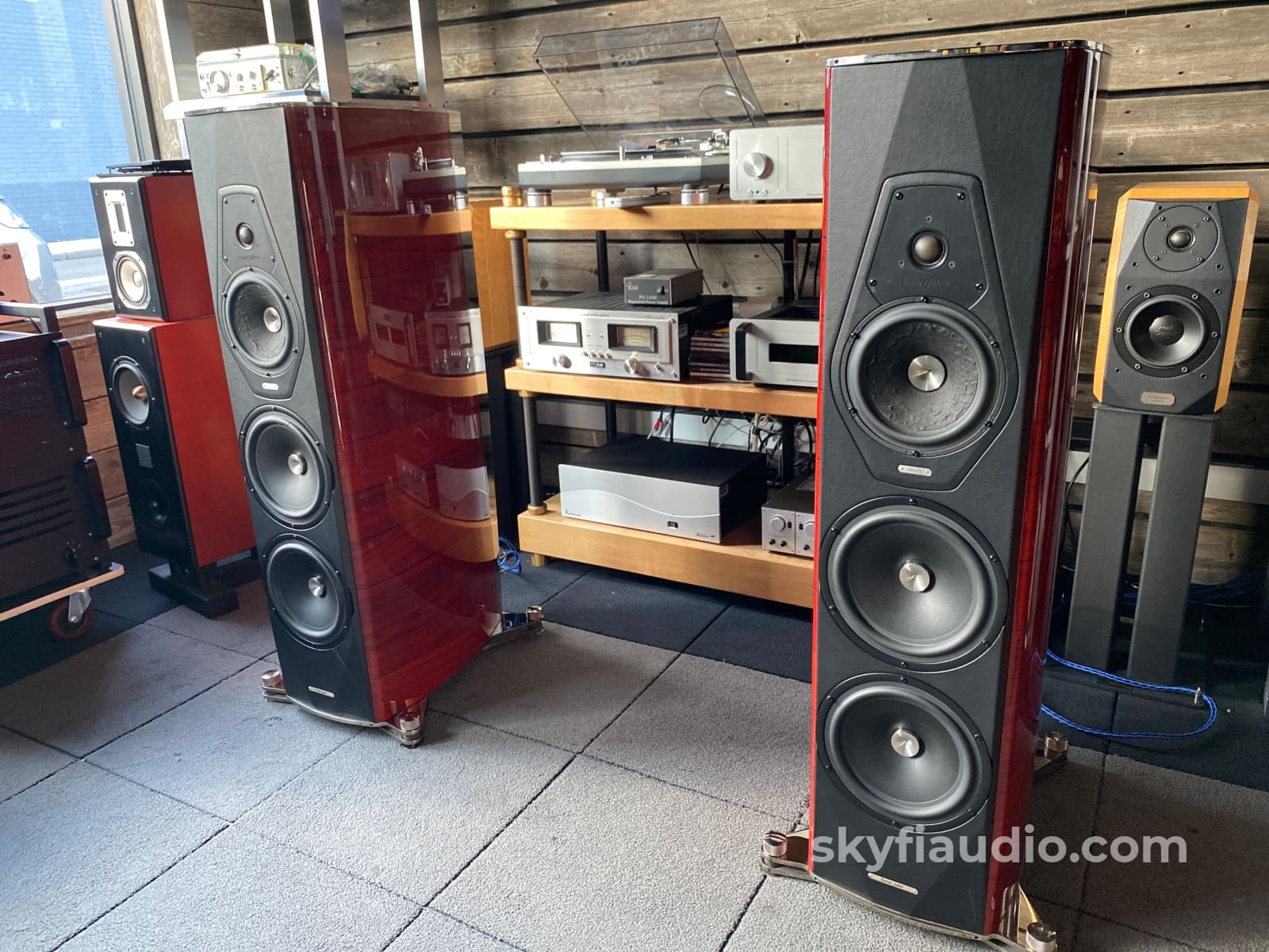 Sonus Faber Amati Futura Speakers - Italian Excellence