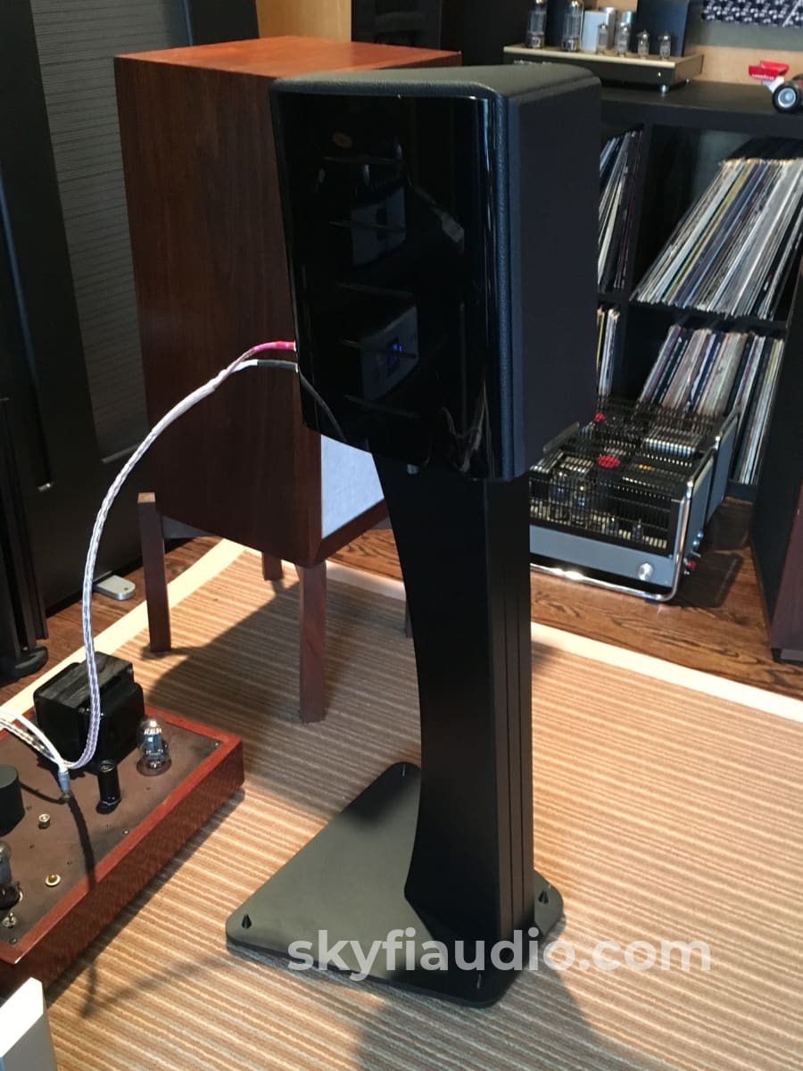 Sonus Faber Concertino Domus Speakers with Matching Stands