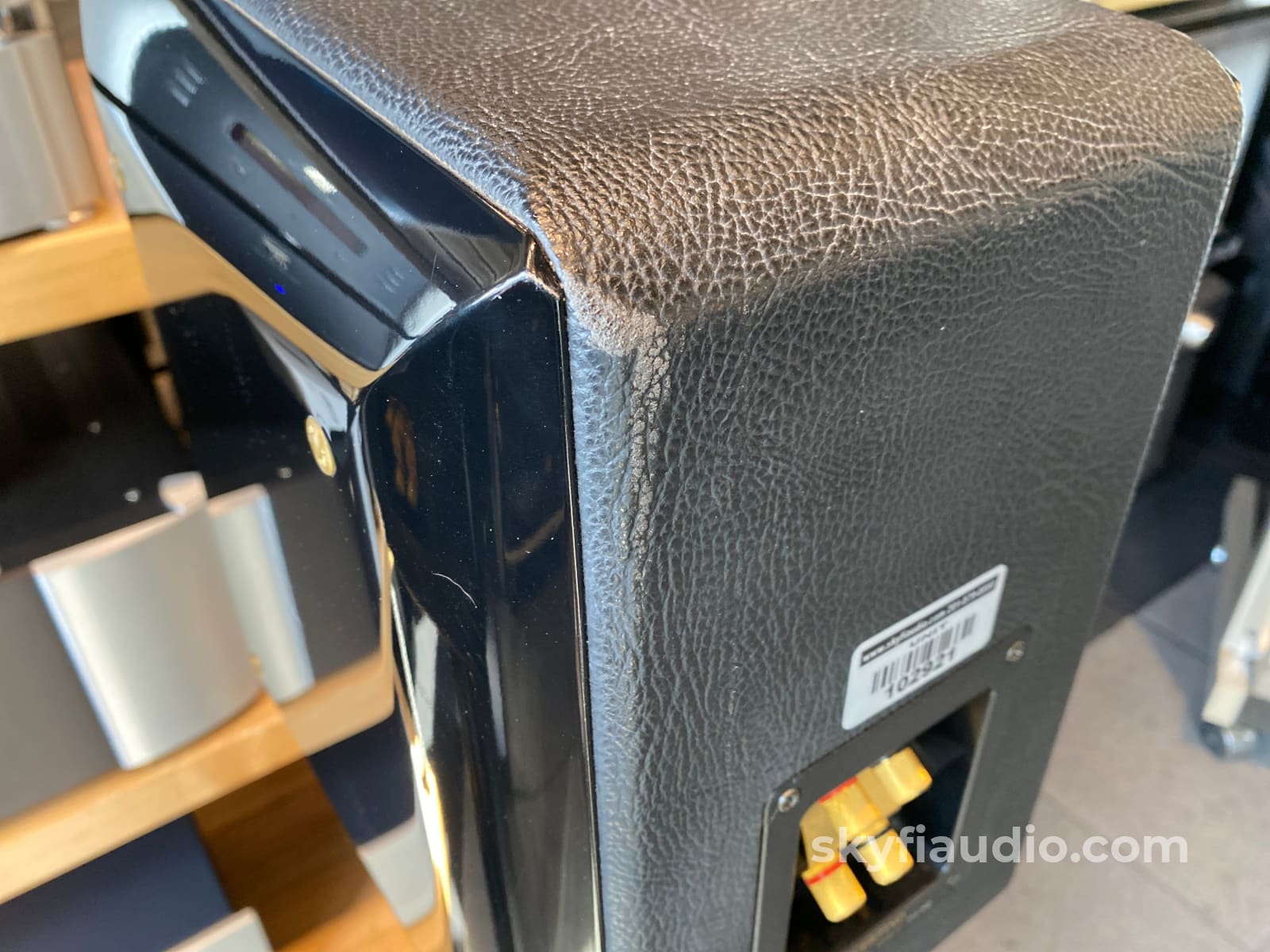 Sonus Faber Concertino Speakers With Matching Stands - Wow