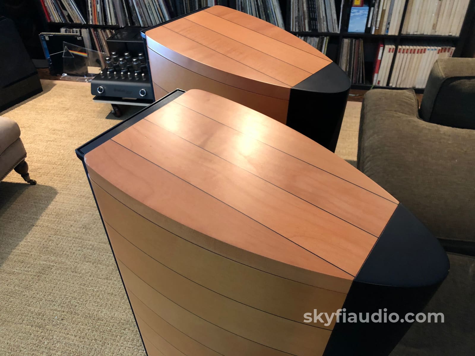 Sonus Faber Cremona Speakers - Made In Italy