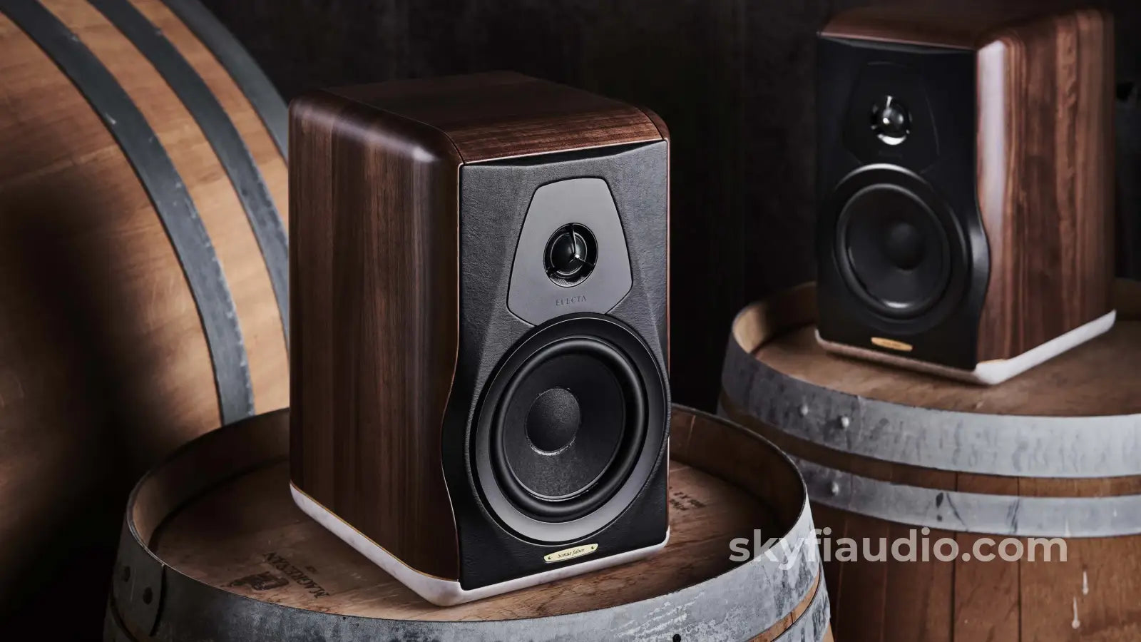 Sonus Faber Electra Amator Iii Speaker Pair In Walnut - New Speakers