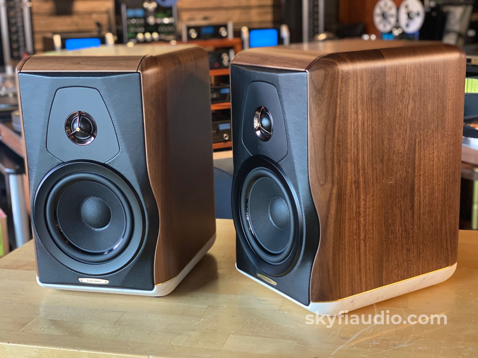 Sonus Faber Electra Amator Iii Walnut Speakers - *New