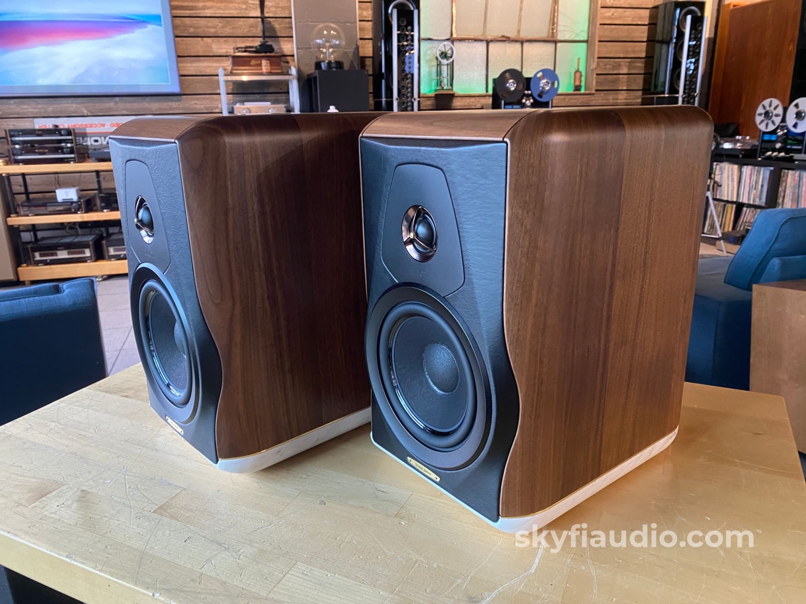 Sonus Faber Electra Amator Iii Walnut Speakers - *New