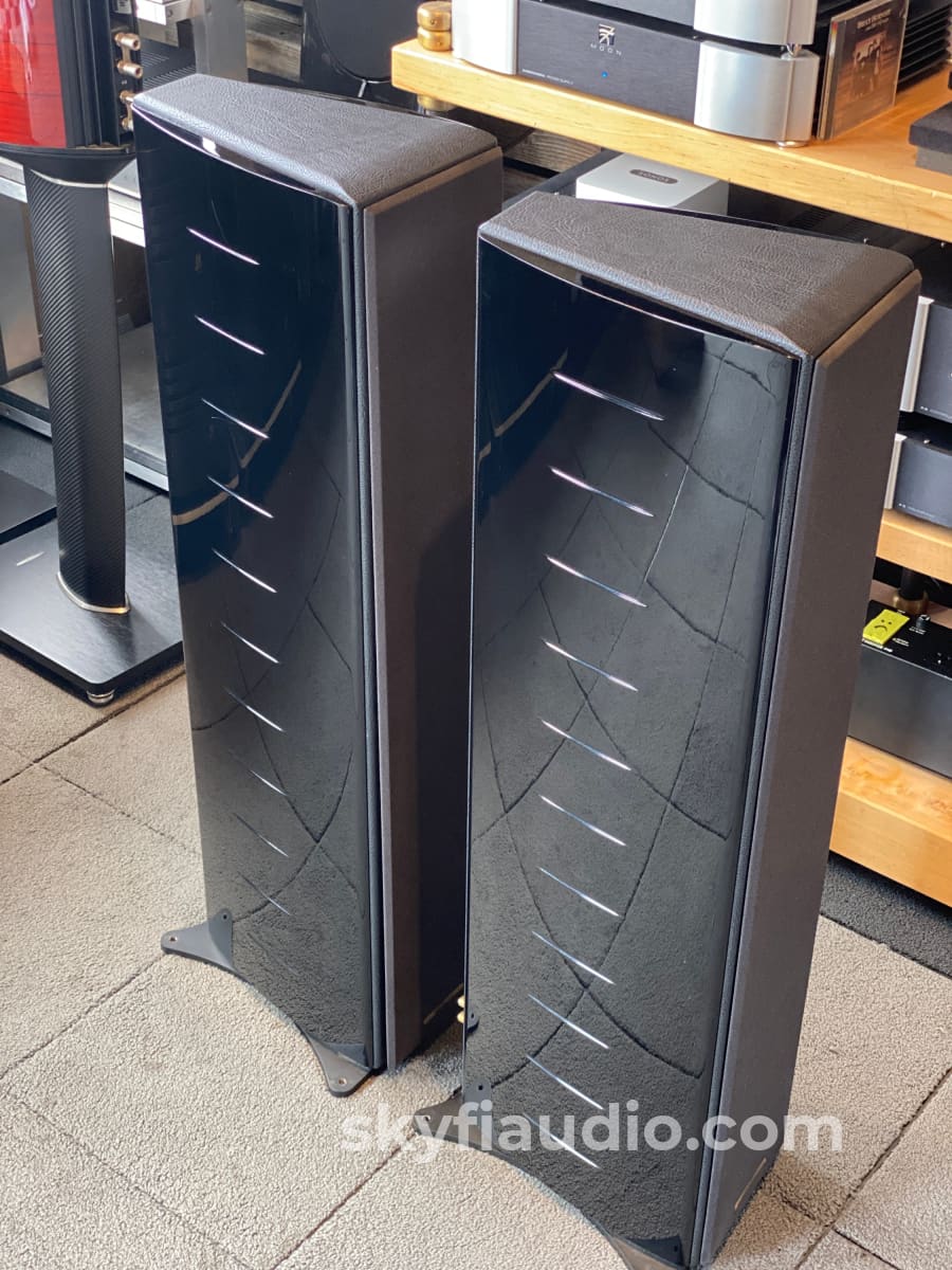 Sonus Faber Grand Piano Domus Speakers - Gorgeous and Made in Italy