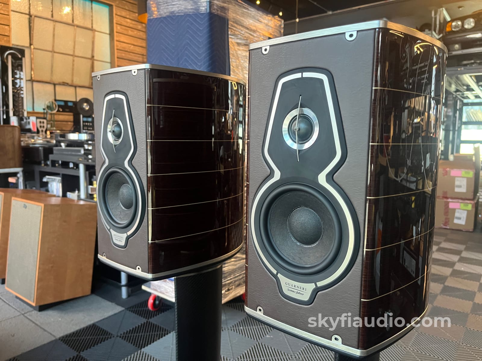 Sonus Faber Guarneri Tradition Speakers With Carbon Stands