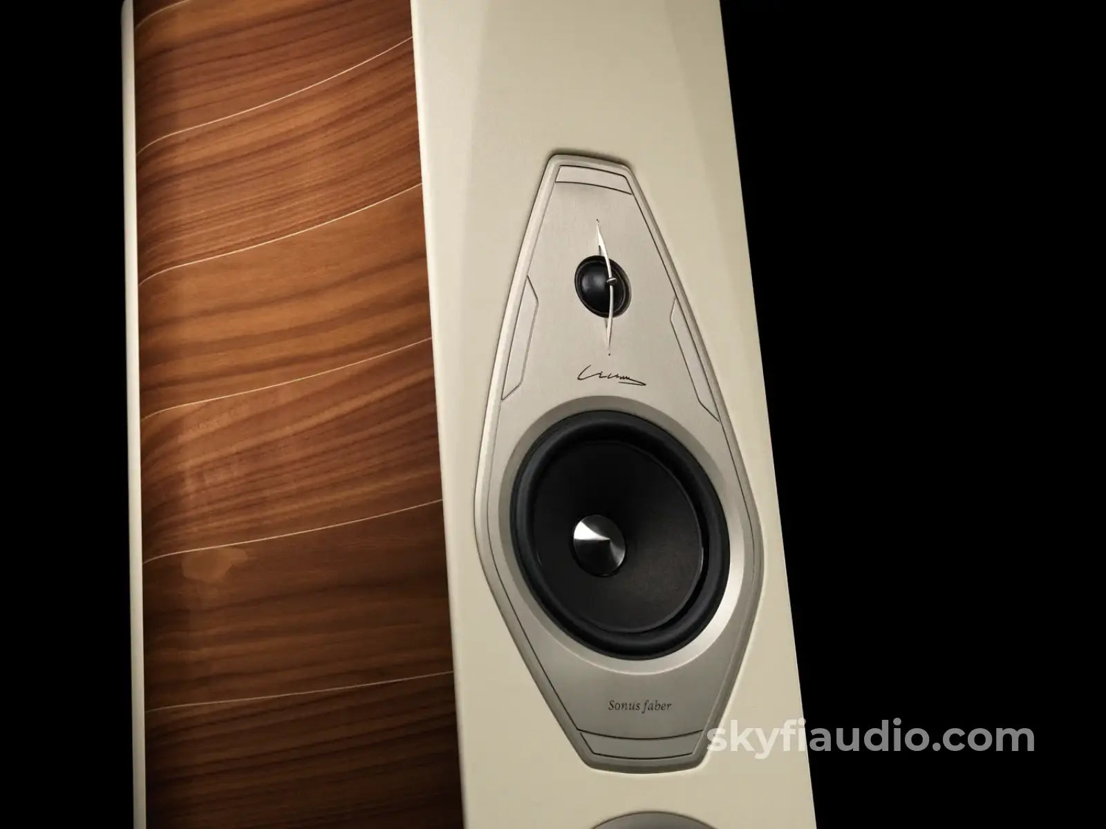 Sonus Faber Lilium Floorstanding Speaker Speakers