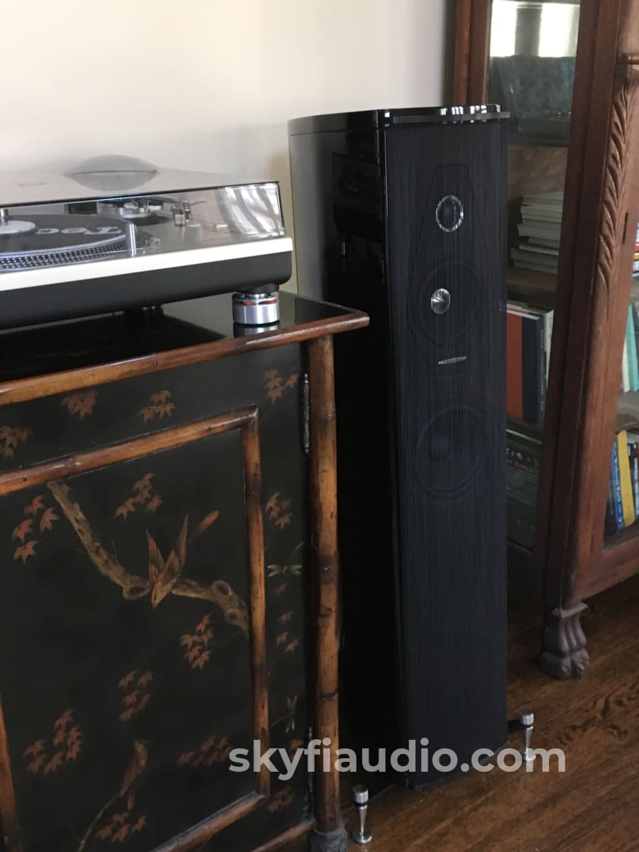Sonus Faber Olympica Ii Speakers In Gloss Black - Demo Pair Like New And Complete