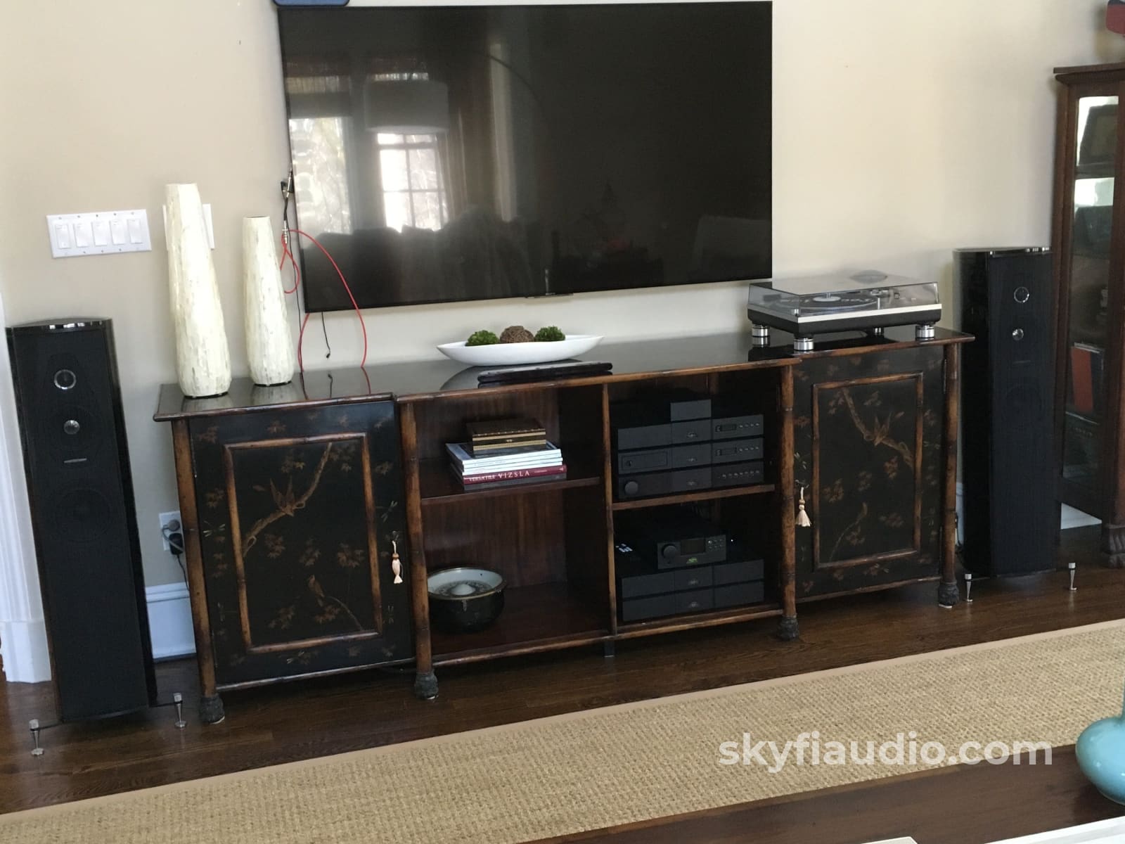 Sonus Faber Olympica Ii Speakers In Gloss Black - Demo Pair Like New And Complete