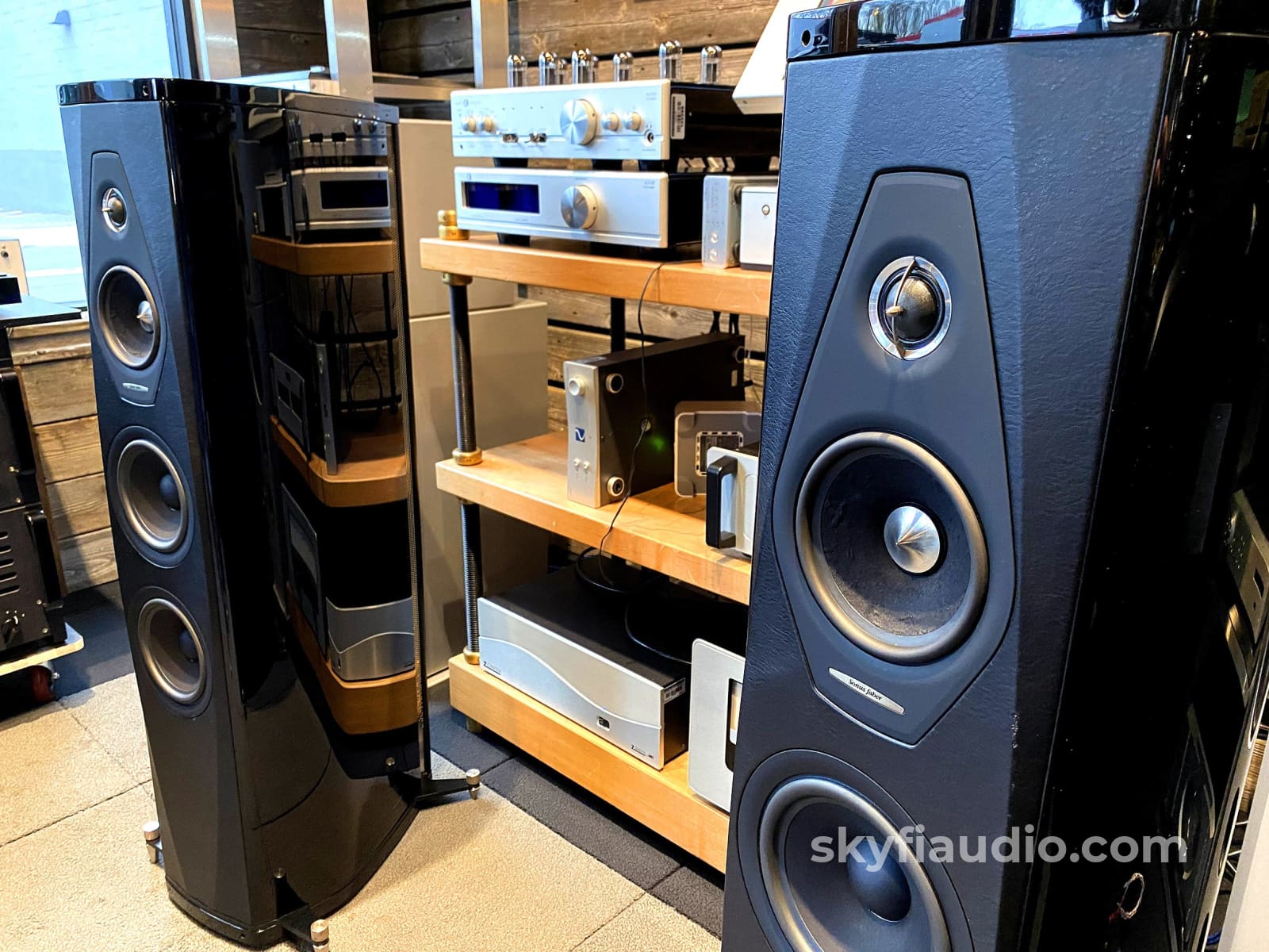 Sonus Faber Olympica Iii Speakers In Gloss Black And Leather