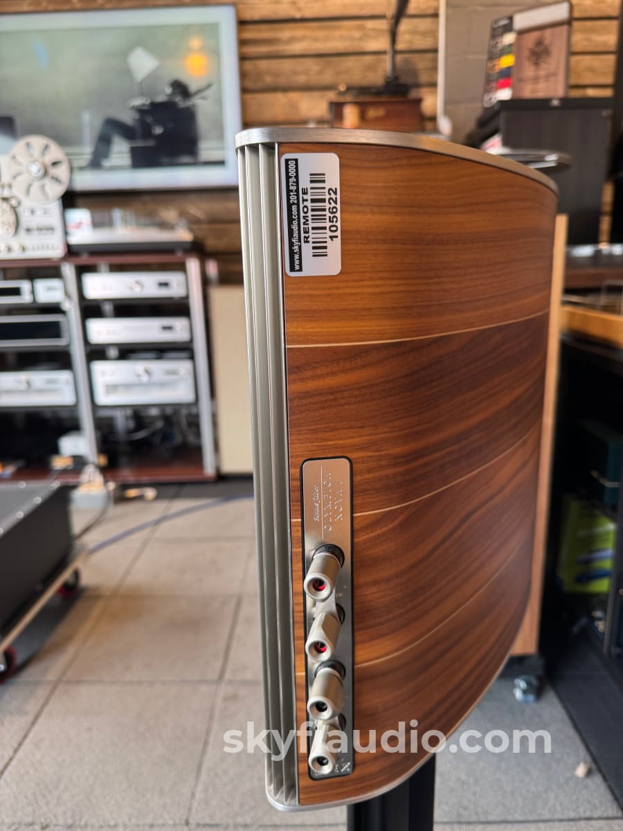 Sonus Faber Olympica Nova I Speakers w/ Stands Speakers