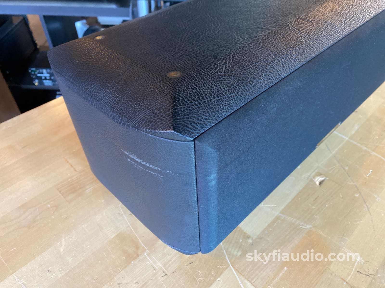 Sonus Faber Solo Center Channel Speaker W/ Tilt Stand Speakers