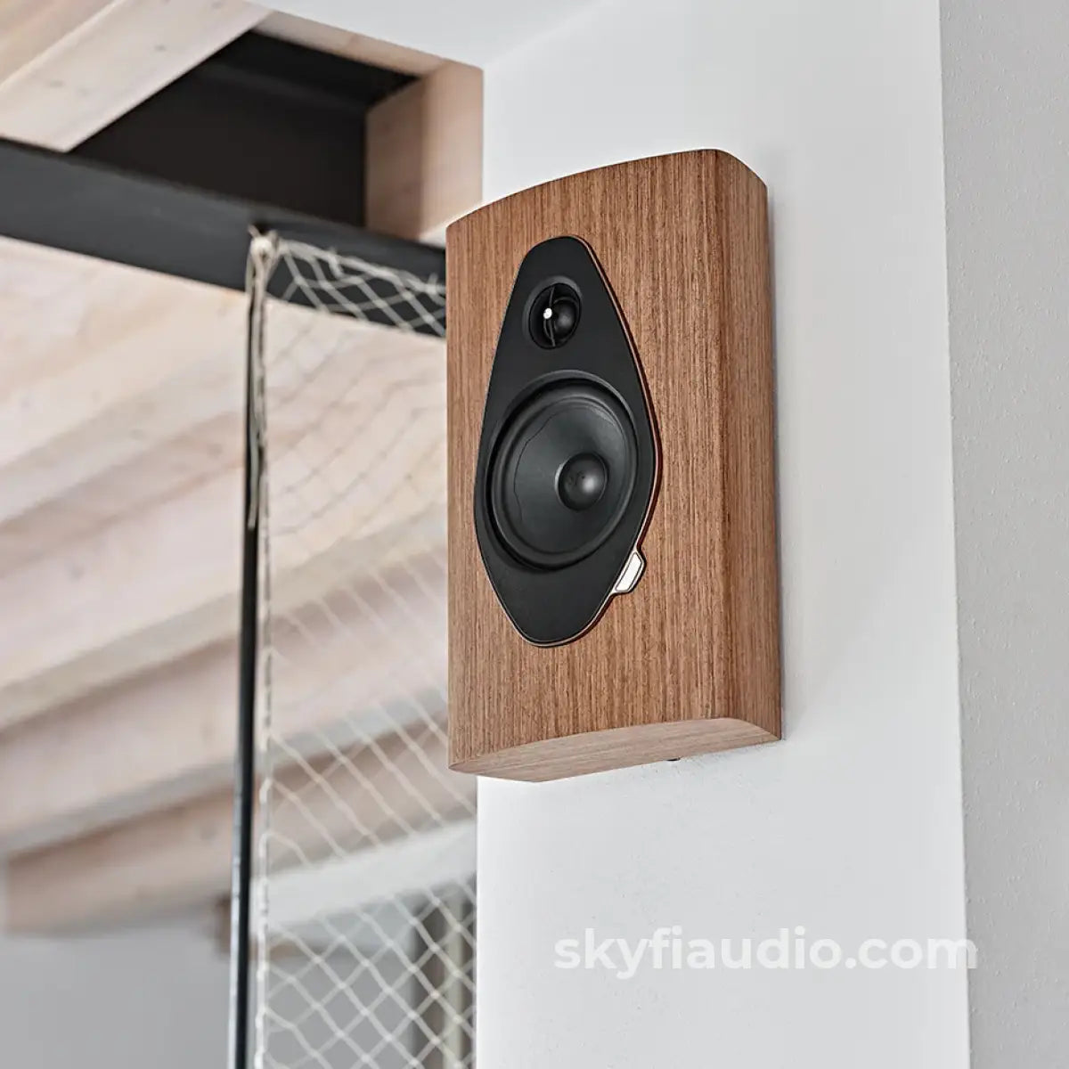 Sonus Faber Sonetto Wall G2 On-Wall Speaker Speakers