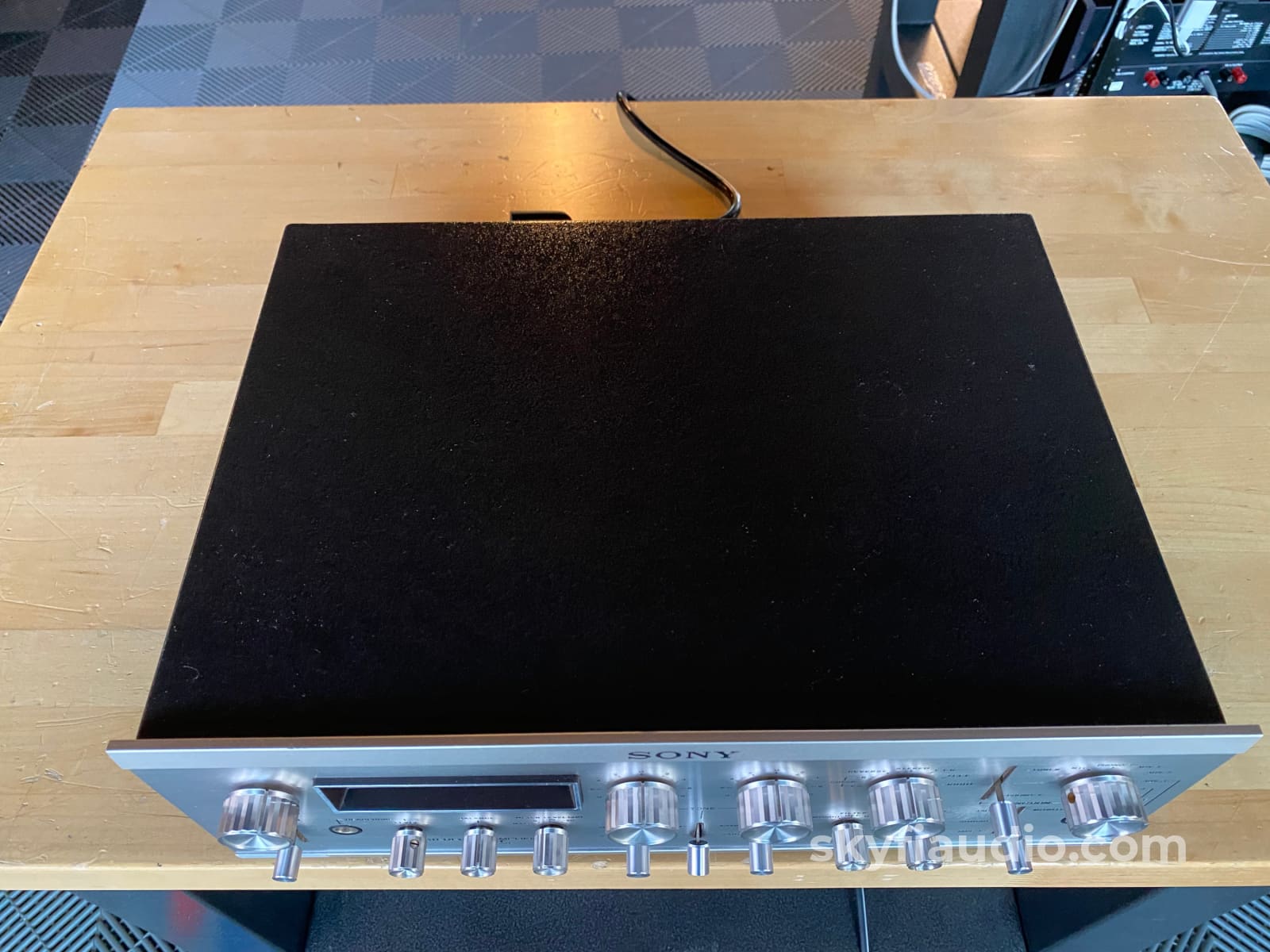 Sony Ta-2000F Vintage Preamplifier With Phono And Meters