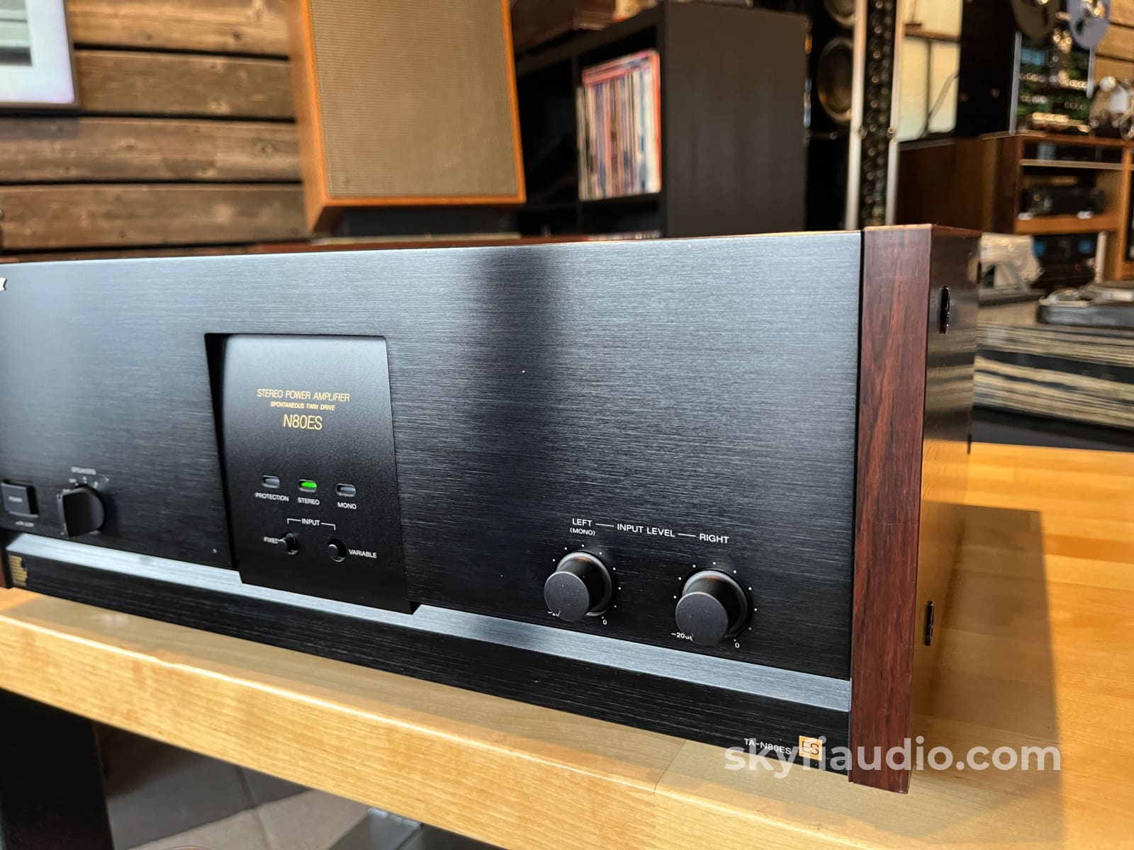 Sony TA-N80ES Solid State amplifier - 200W - Amplifier