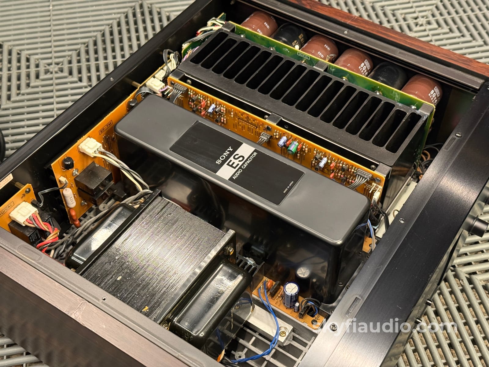 Sony TA-N80ES Solid State amplifier - 200W - Amplifier