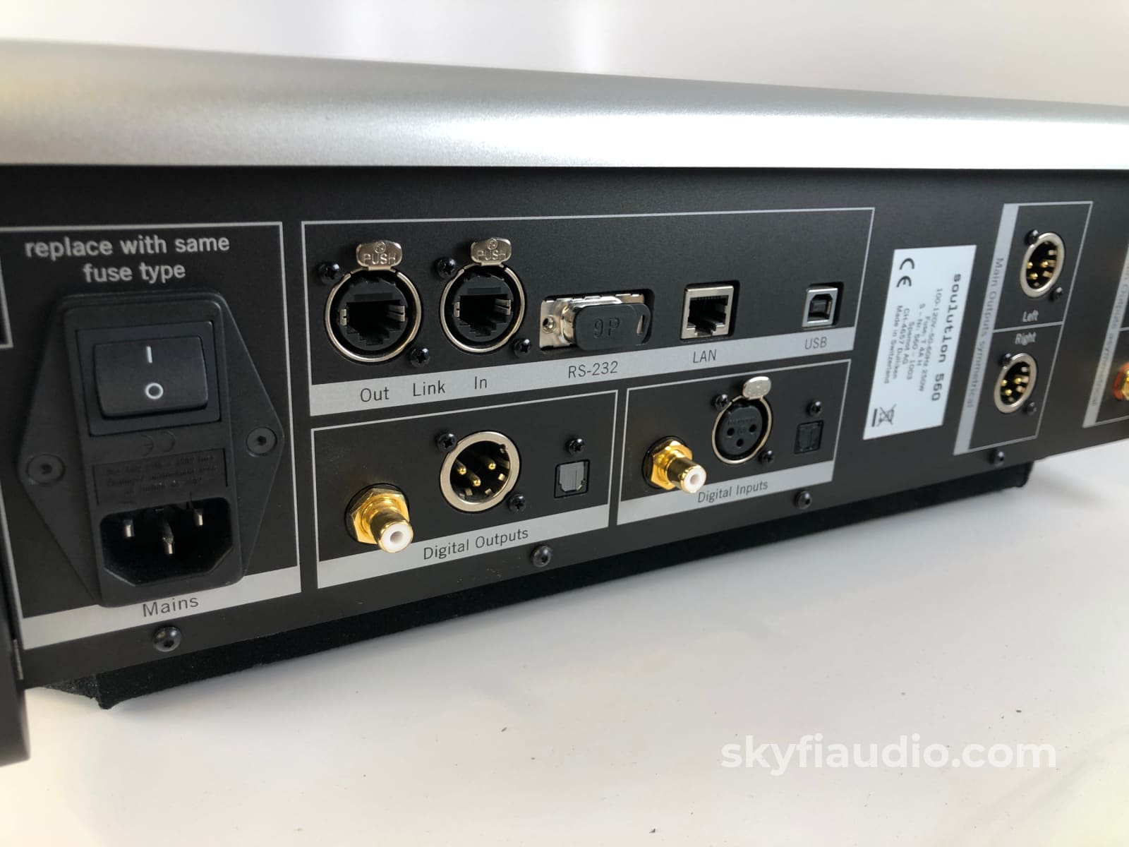 Soulution Audio 560 D/A Converter - Dsd Capable Very Advanced And Great Reviews $35K Msrp Cd +