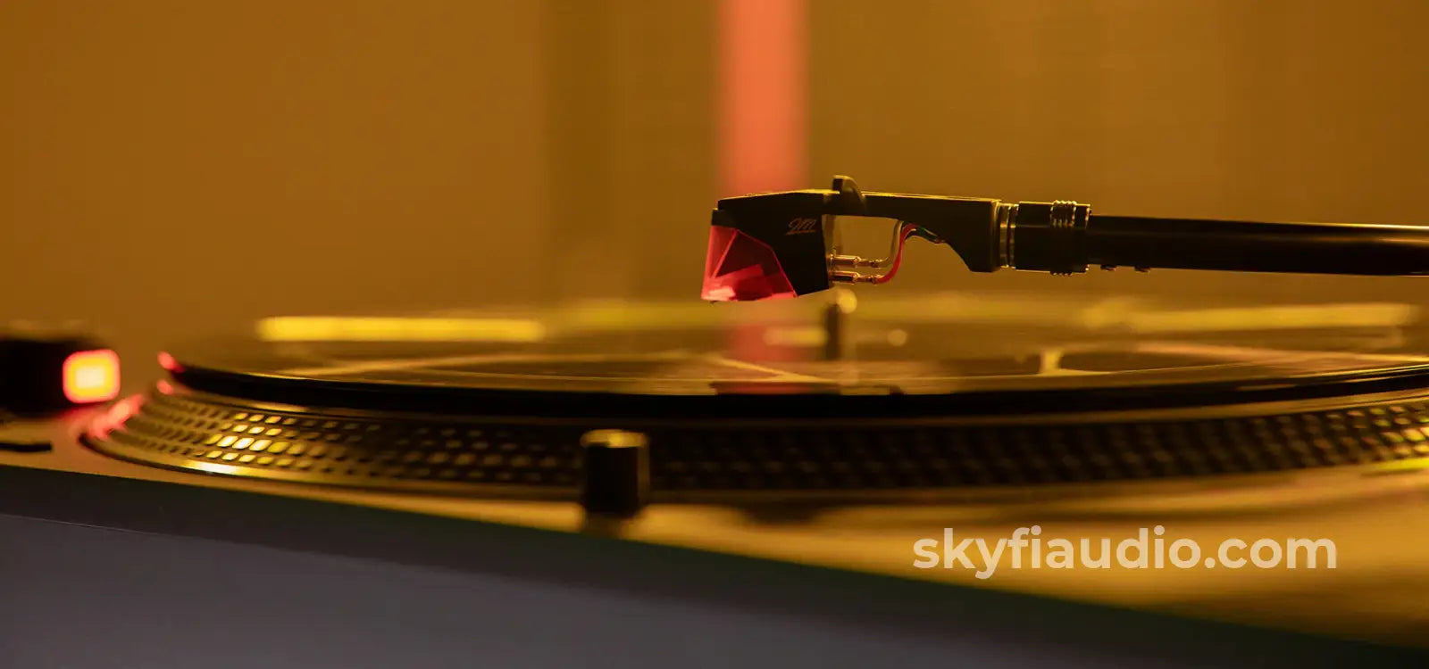 Special Edition Lamborghini Direct Drive Turntable System - Sl-1200M7B