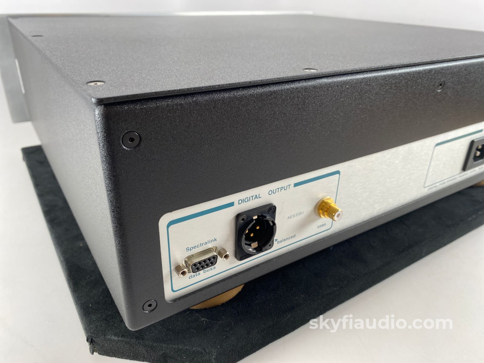 Spectral Sdr-3000 Studio Reference Compact Disc Transport Cd + Digital