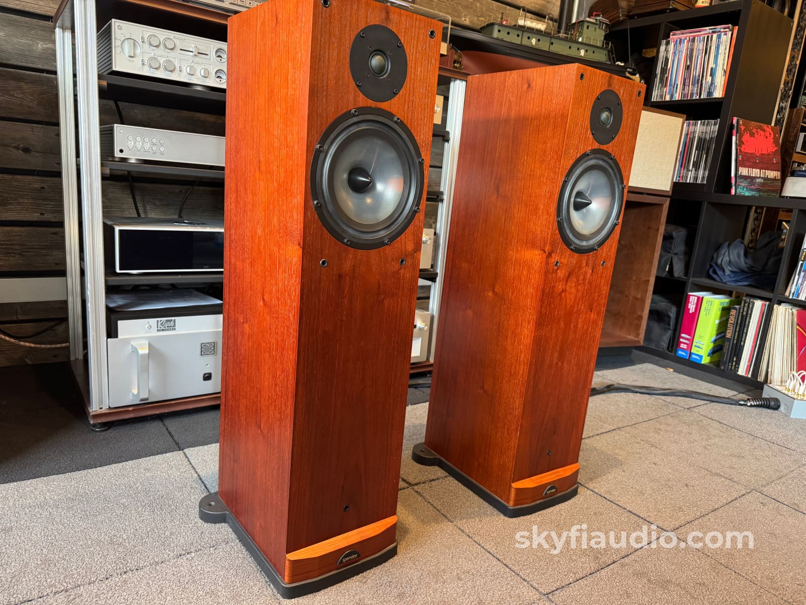 Spendor S8E Floorstanding Speaker Pair - Beautiful Speakers