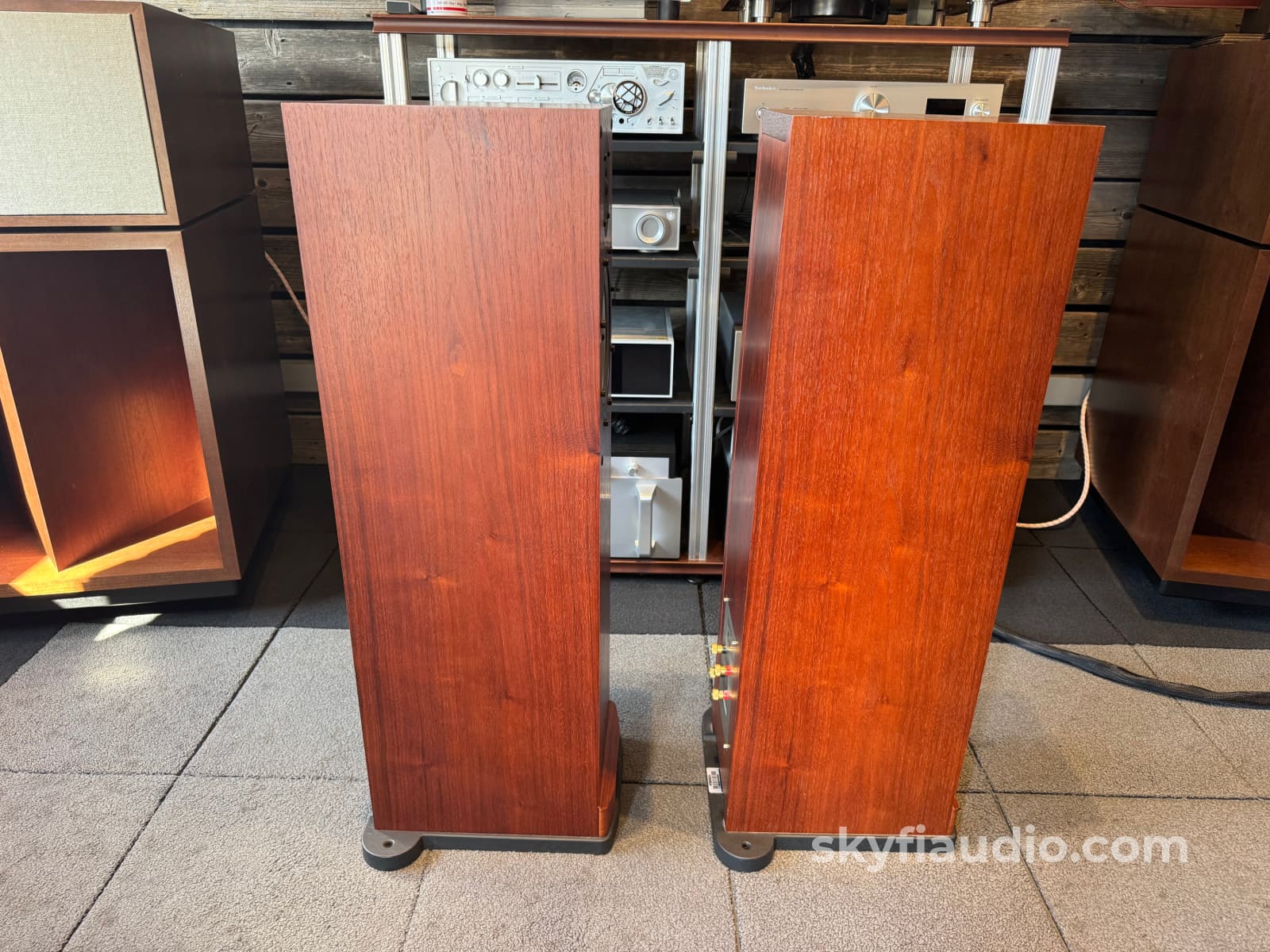 Spendor S8E Floorstanding Speaker Pair - Beautiful Speakers
