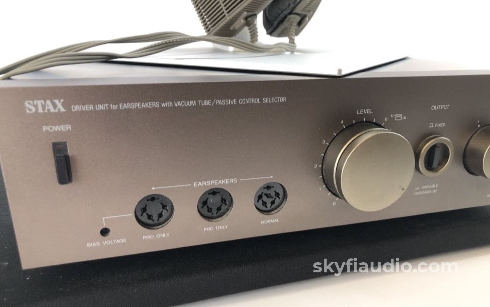 Stax Lambda Nova Classic Headphones with SRM-T1W TUBE Amplifier