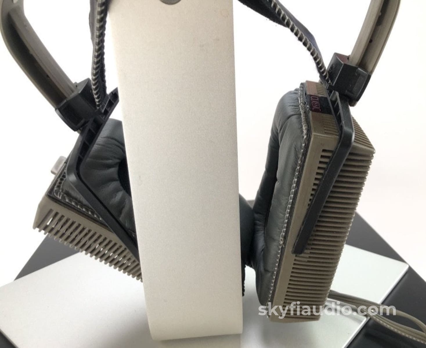 Stax Lambda Nova Classic Headphones with SRM-T1W TUBE Amplifier