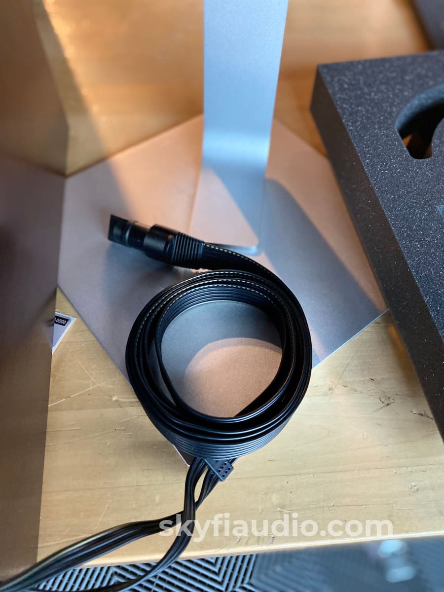 Stax Sr-009S Headphones - As New And Complete In Box